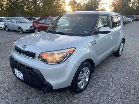 Used 2016 Kia Soul image 2