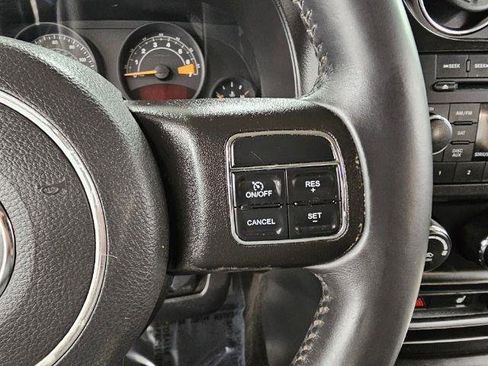 Used 2015 Jeep Patriot High Altitude AWD/4WD image 12