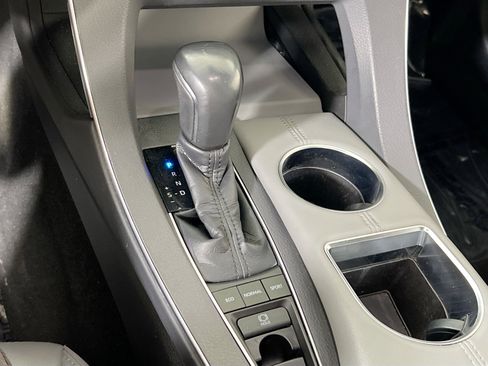 Used 2021 Toyota Avalon XLE w/ Moonroof Package image 16