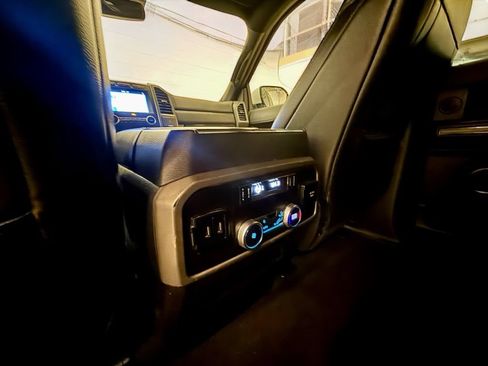 Used 2019 Ford Expedition XLT w/ Equipment Group 202A AWD/4WD image 17