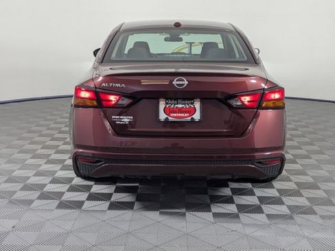 Used 2025 Nissan Altima 2.5 SV FWD image 6