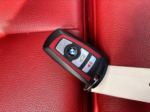 Used 2017 BMW 330e RWD image 13