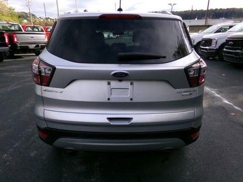 Used 2017 Ford Escape Titanium image 9