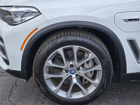 Used 2023 BMW X5 xDrive45e w/ Climate Comfort Package AWD/4WD image 25