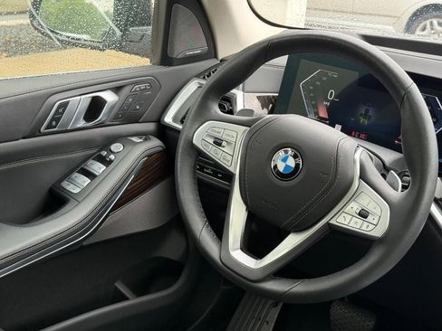 Used 2025 BMW X7 xDrive40i AWD/4WD image 15