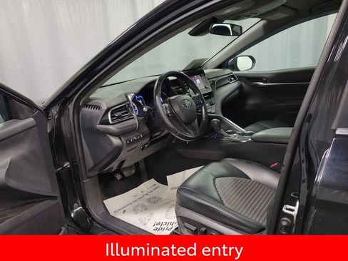 Used 2022 Toyota Camry SE image 12