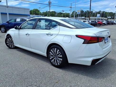 Used 2025 Nissan Altima 2.5 SV FWD image 6