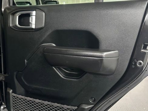 Used 2021 Jeep Wrangler Unlimited Sport image 31
