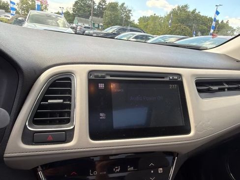 Used 2018 Honda HR-V EX image 9