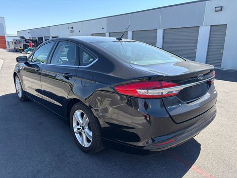 Used 2018 Ford Fusion SE w/ Fusion SE Technology Package image 5