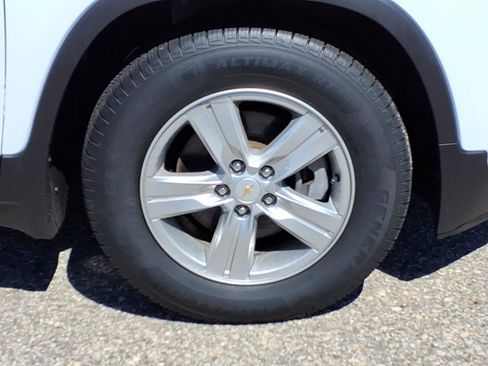 Used 2020 Chevrolet Trax LS w/ Tint and Cruise Package FWD image 10