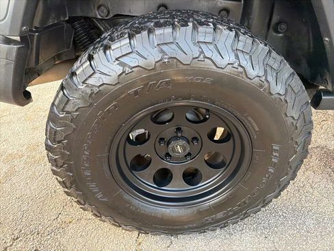 Used 2018 Jeep Wrangler Unlimited Sport image 30