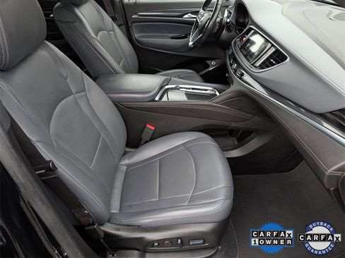 Used 2024 Buick Enclave Premium image 31