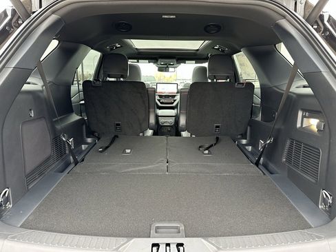 New 2026 Ford Explorer ST-Line w/ ST-Line Street Pack image 10