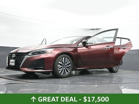 Used 2023 Nissan Altima 2.5 SV image 71