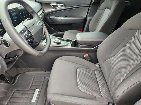 New 2026 Kia Sportage S image 9