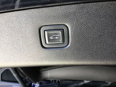 Used 2020 Chevrolet Blazer LT FWD image 45