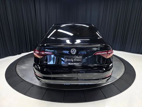 Used 2019 Volkswagen Jetta SE w/ Cold Weather Package FWD image 10