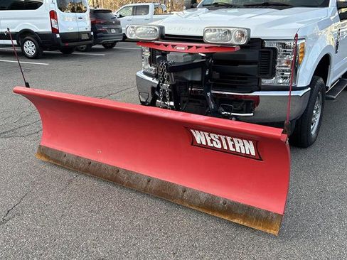 Used 2017 Ford F250 XL w/ Power Equipment Group image 16