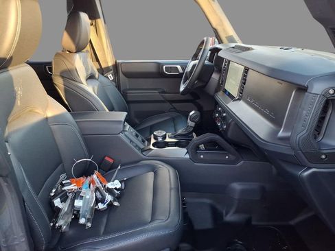 New 2025 Ford Bronco Badlands image 13