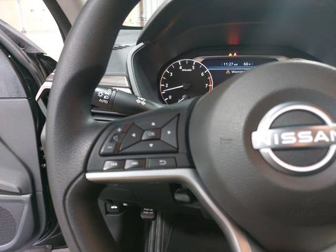Certified 2025 Nissan Altima 2.5 SV FWD image 17