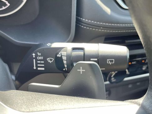 Used 2025 Nissan Rogue S FWD image 30