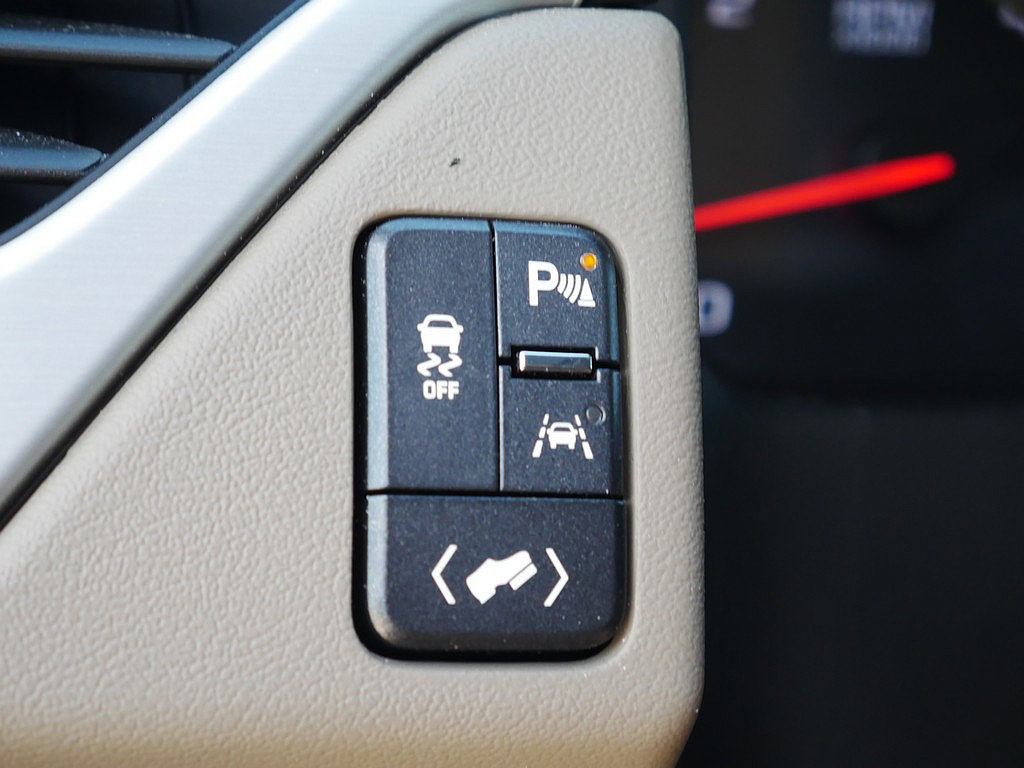 Used 2019 GMC Yukon XL SLT w/ Open Road Package AWD/4WD image 31