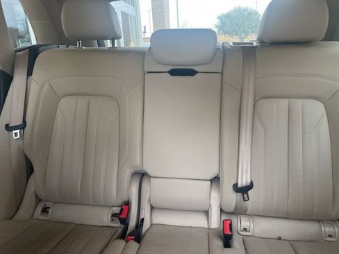 Used 2018 Audi Q5 2.0T Premium image 11