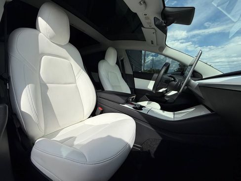 Used 2019 Tesla Model 3 Standard Range Plus RWD image 4