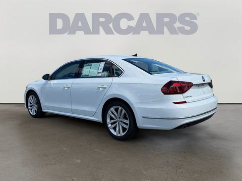 Used 2018 Volkswagen Passat 2.0T SE FWD image 5