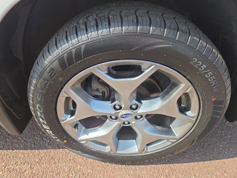 Used 2018 Subaru Forester 2.5i Touring AWD/4WD image 9