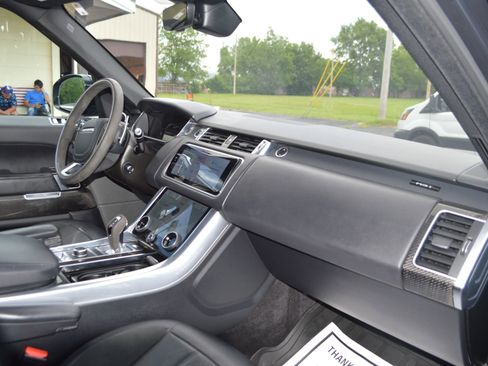 Used 2020 Land Rover Range Rover Sport HST image 17