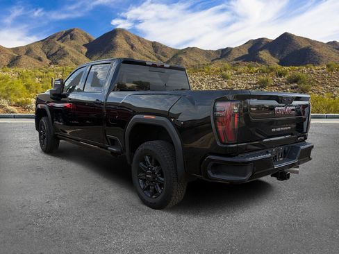 Used 2025 GMC Sierra 3500 AT4 w/ AT4 Premium Plus Package AWD/4WD image 5