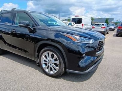 Used 2023 Toyota Highlander Limited
