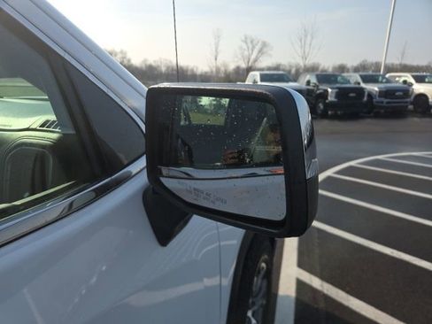 Used 2021 GMC Sierra 1500 SLE w/ X31 Off-Road Package image 6