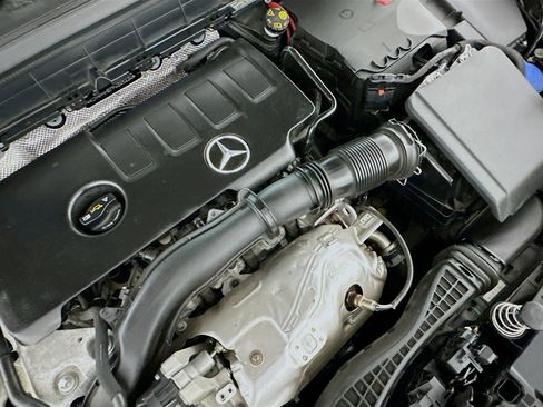 Used 2023 Mercedes-Benz GLB 250 4MATIC image 33