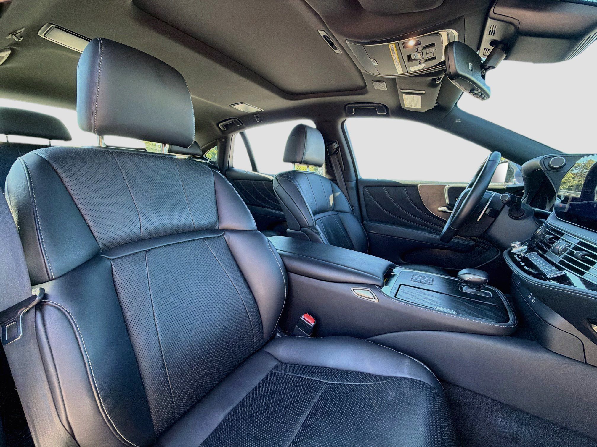 Used 2024 Lexus LS 500 RWD image 15
