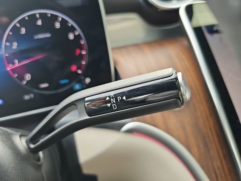 Certified 2026 Mercedes-Benz GLC 300 image 25