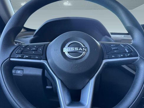 Used 2025 Nissan Altima 2.5 SV image 14