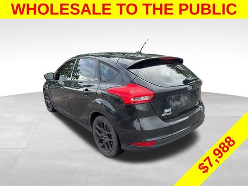 Used 2015 Ford Focus SE w/ Equipment Group 201A FWD image 3