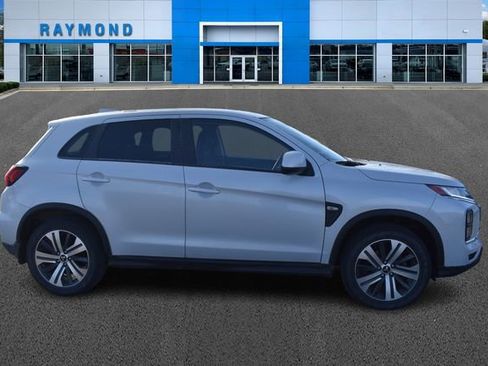 Used 2023 Mitsubishi Outlander Sport ES image 2