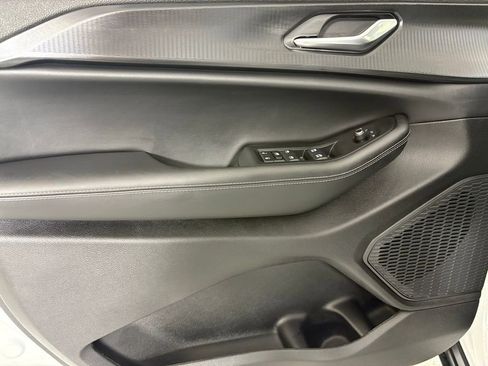 New 2025 Jeep Grand Cherokee L Altitude image 14