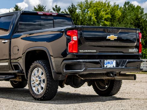 Used 2024 Chevrolet Silverado 2500 High Country w/ High Country Premium Package AWD/4WD image 48