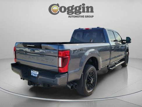 Certified 2022 Ford F350 Lariat w/ Black Appearance Package image 3
