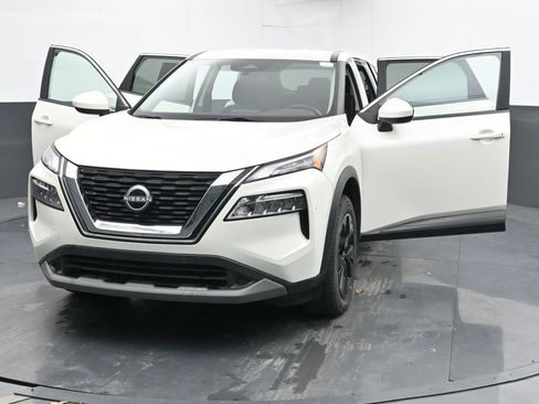 Used 2023 Nissan Rogue SV image 54