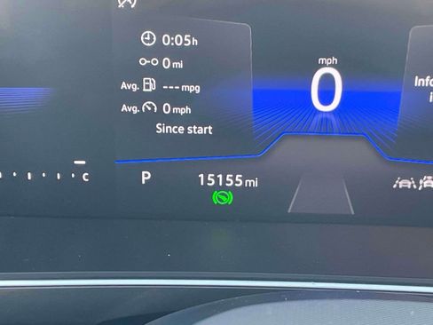 Used 2024 Volkswagen Tiguan SE R-Line image 27