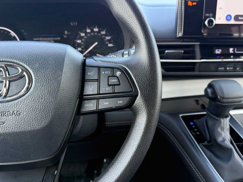 Certified 2026 Toyota Sienna LE AWD/4WD image 21