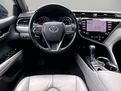 Used 2019 Toyota Camry XSE w/ Navigation Package FWD image 12