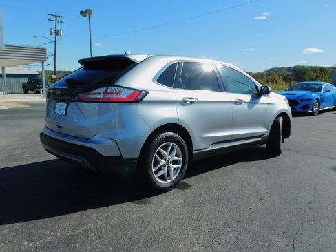 Used 2023 Ford Edge SEL image 9