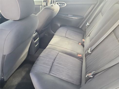 Used 2016 Nissan Sentra SV image 17
